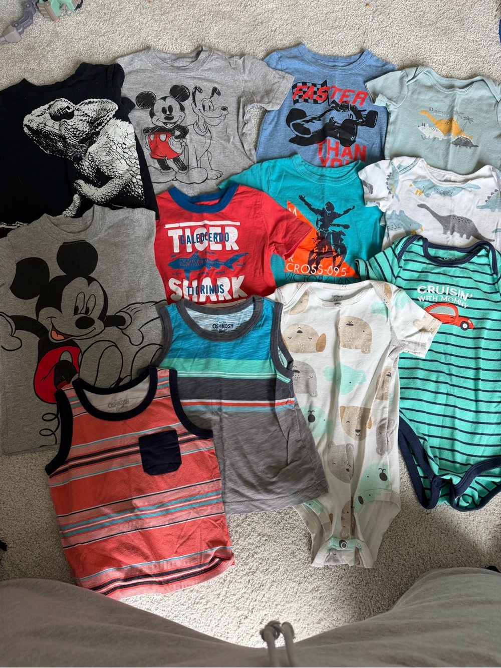 OshKosh B'gosh Multi-Color Boys Short Sleeve & Tank Top Lot